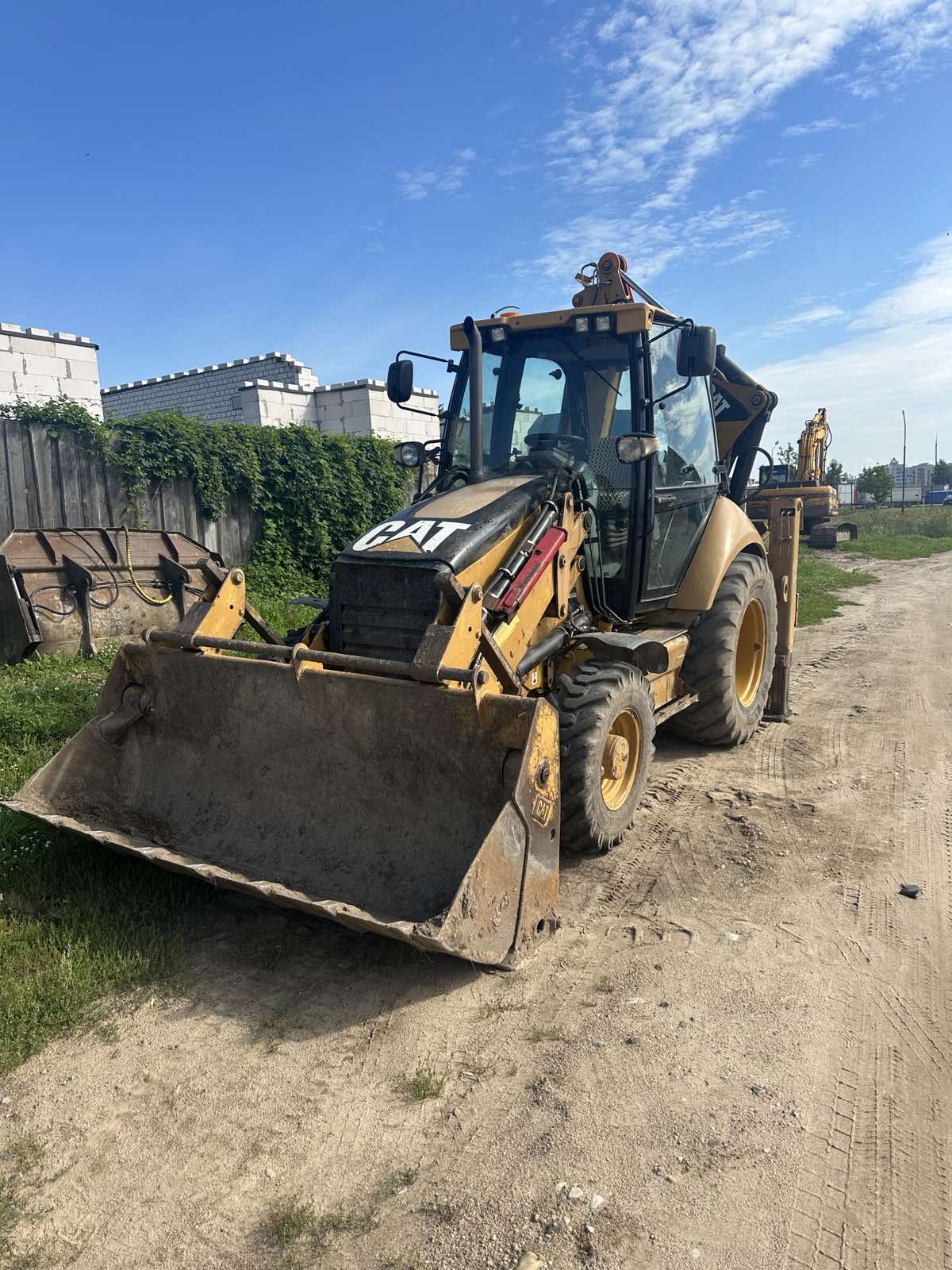 Аренда экскаватора-погрузчика CAT 428 Гродно